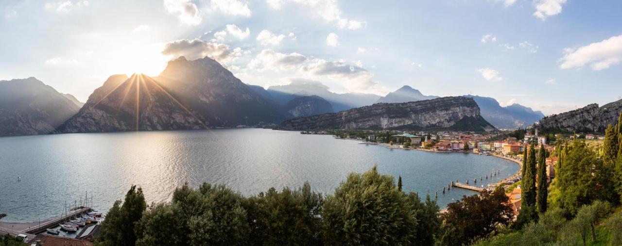 Vistalago Torbole Торболе Экстерьер фото